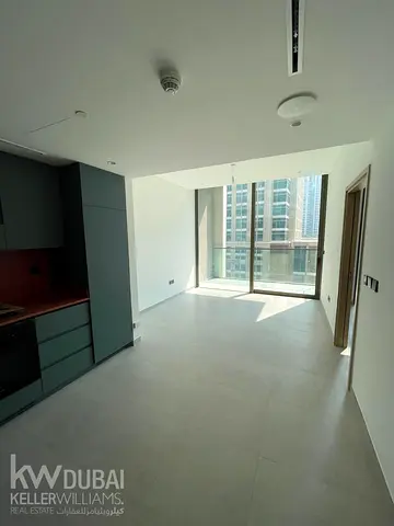 Contemporary 1BR | Bay Avenue Adjacent