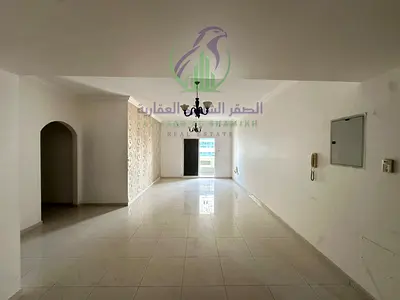 شقة غرفتين وصالة للإيجار في المجاز 3 | إطلالة بحرية | غرفة خادمة | شهر مجاني