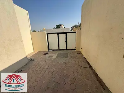 Well-maintained corner house with six rooms and a living area in Al-Qadisiyah.