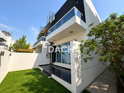 NEAR MALL / Semi-Detached / Rented Asset