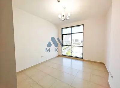 Large 1 BR | Swimming Pool | Ready to Move-In