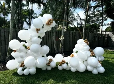 Balloons decorations services Available
