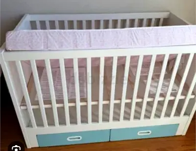 White Wooden Baby Crib with Under-Drawer Storage - Good Condition