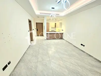 Spacious and Bright Unit | Ready to Move In