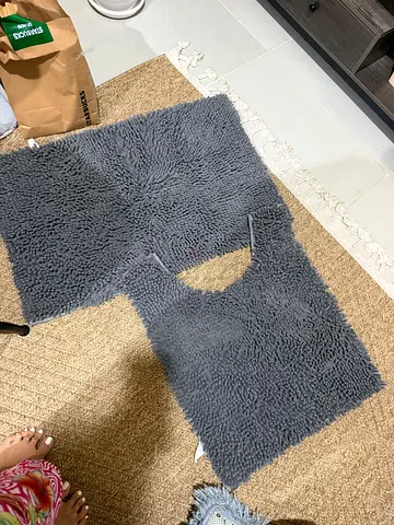 Bathroom rug