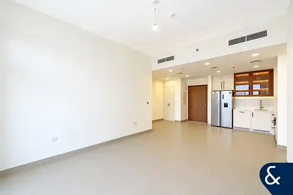 Butterfly Layout | Pool View | High Floor