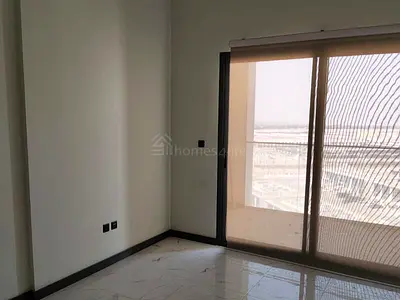 TOP FLOOR | OPEN VIEW | VACANT