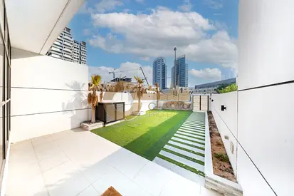 FULLY FURNISHED | PRIVATE ELEVATOR AND GARDEN