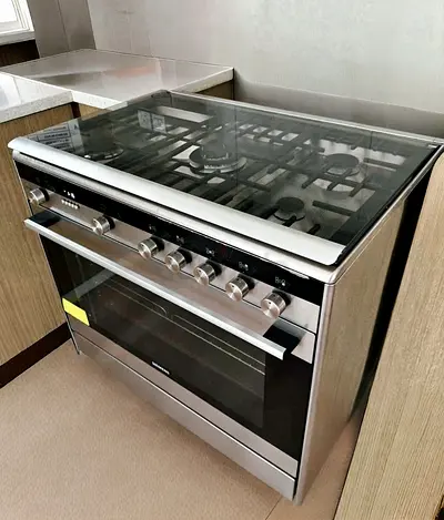Siemens iQ700 Freestanding Cooker – Gas Burners & Electric Oven Dual Fual
