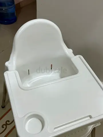 White baby high chair with removable tray - good condition