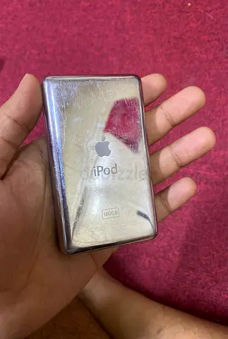 Apple iPod Classic 160GB (used, scratched metal back)