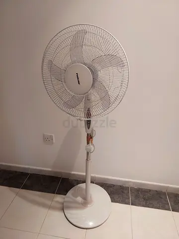 Standing pedestal fan - Used once