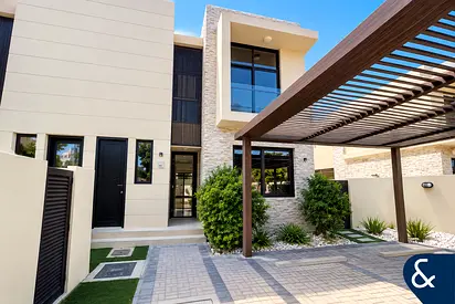 Prime Location | Ready To Move | 3 Bed + Maid