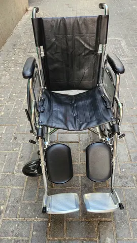 Wheel chair with leg Recliner
