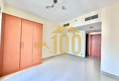 Well-Maintained Studio | 1 Parking | Balcony