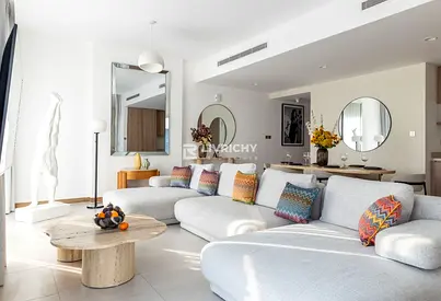 CANAL VIEW | FULLY FURNISHED | MODERN & BRIGHT