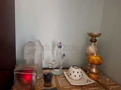 Home decor lot: crystal flowers, glass figurine, candle holders (7 pieces)