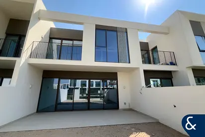 Fantastic Location | 3 Bed | Middle Kitchen