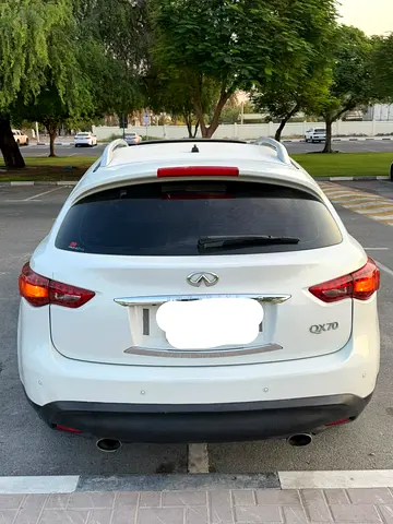 صورة 8 لـ 2015 Infiniti QX70