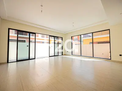Spacious End Unit | 5BR Villa + Maid | Vacant Now