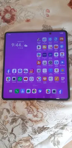 Honor magic v2 tra version 512 gb 16 ram good condition only phone