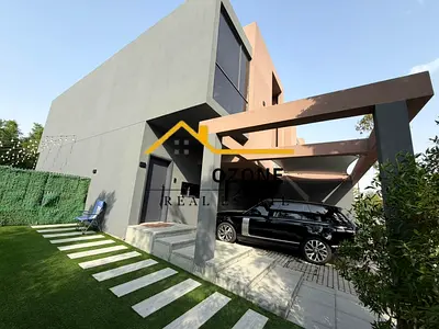 All Master 3 Bedroom Townhouse Corner Unit With Beautiful Garden