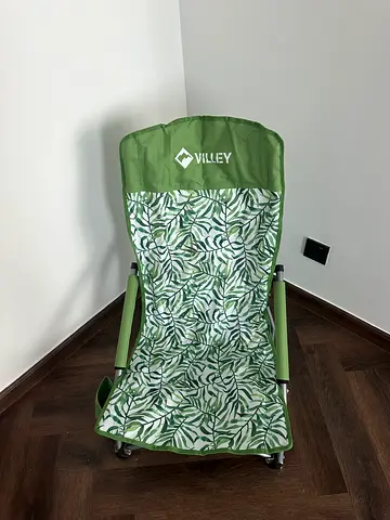 Green camping/beach chair (2 included)