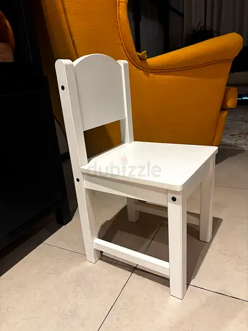Small white wooden kids chair / bedside stool in good condition
