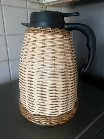 Vaccuum insulated thermos