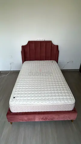 Luxury Velvet Bed 140×200 with Mattress & Memory Foam Topper