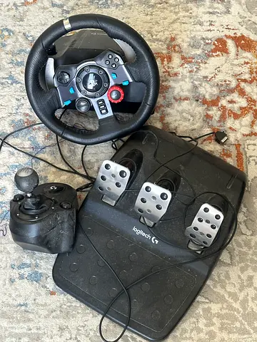 Used Logitech G27 Racing Wheel with Pedals and Shifter