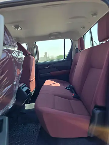 2027 Toyota HILUX — миниатюра 11