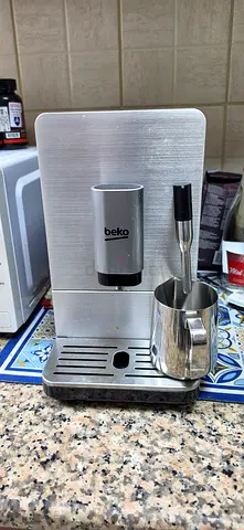 Beko CEG5311X Bean to Cup Automatic EsMilk Frother / Cappuccino Maker - Compact Steam Wand Unit