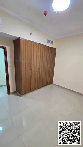 شقة غرفتين وصالة للإيجار في عجمان – الجرف  فرصة مميزة للسكن العائلي في منطقة الجرف بعجمان، شقة واسعة تتميز بالمساحات الكبيرة والتصميم العملي الذي يوفر