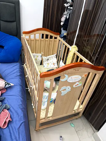 Baby cot for giveaway