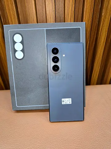 Samsung Z Fold 8 Ultra with Box12Gb Ram 256Gb 1physical + Esim condition 10/10 waterpack