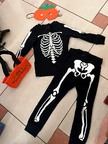 HALLOWEEN COSTUME