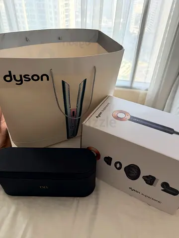 Dyson supersonic hairdryer with 7 attachments Complete - used, with box and bag