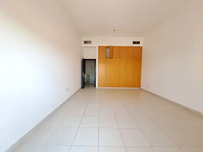 Luxurious 4-Bedroom villa/6 cheque payment,Maintenance free/,wardrobe just 120k