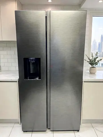 Samsung Side by Side Fridge Freezer With Water Dispenser & Ice Maker - Like New