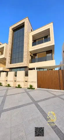 🏡 فيلا فاخرة للبيع | 3 طوابق وروف مع مسبح ومصعد