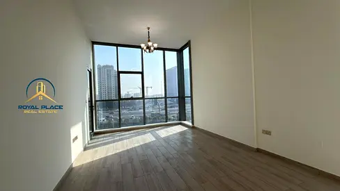 شقة كورنر بغرفة نوم واحدة | إطلالة على وسط المدينة | أرضيات خشبية | وحدة غير مفروشة