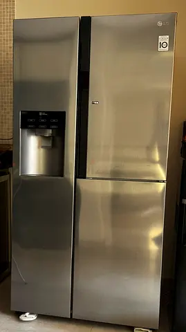LG SIDE-BY-SIDE  REFRIGIRATOR excellent condition