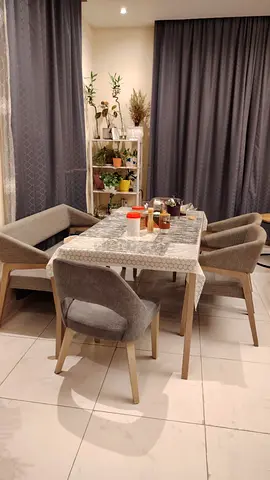 Dinning table with chairs