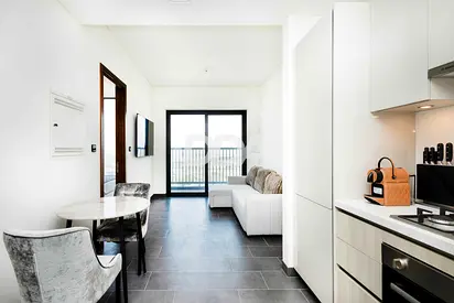LUXURY 1BR | WATERFRONT VIEWS | THE CREST TOWER A