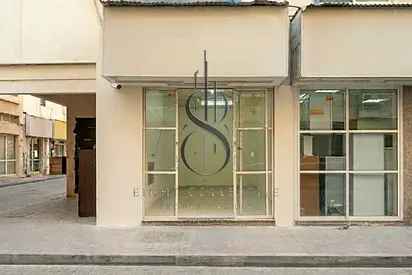 Road facing Shop in Used furniture market