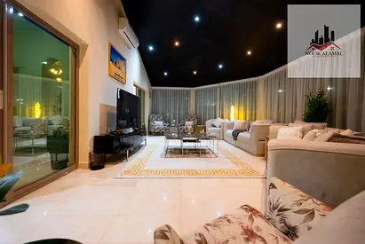 Villa in Al Sharqan, Sharjah: 3 bedrooms, a maid’s room, two reception areas, a kitchen, and 4 bathrooms.