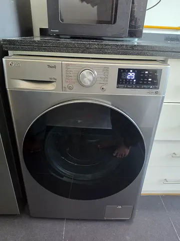 LG ThinQ Latest Model 10/7kg Home Connect Washing machine Excellent Condition