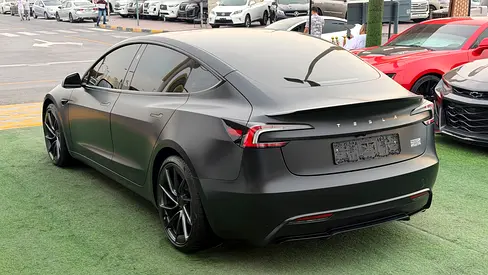 2025 Tesla MODEL 3 — фото 4