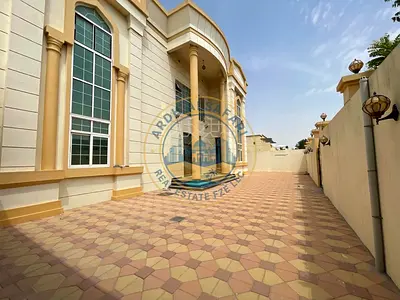 Luxurious 6bhk villa with all master bedrooms & garden area